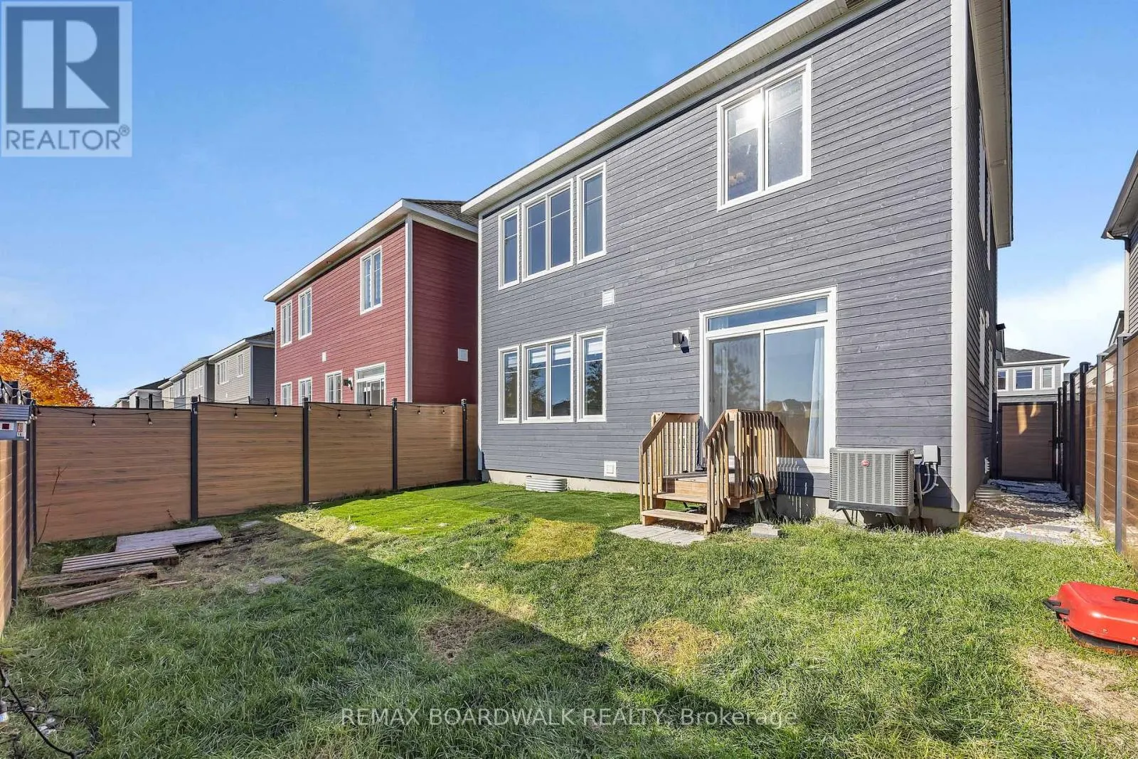 125 HACKAMORE CRESCENT