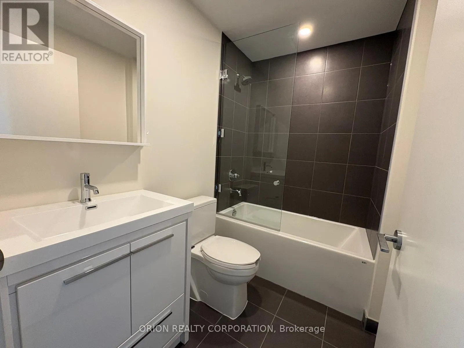 1203 - 212 KING WILLIAM STREET