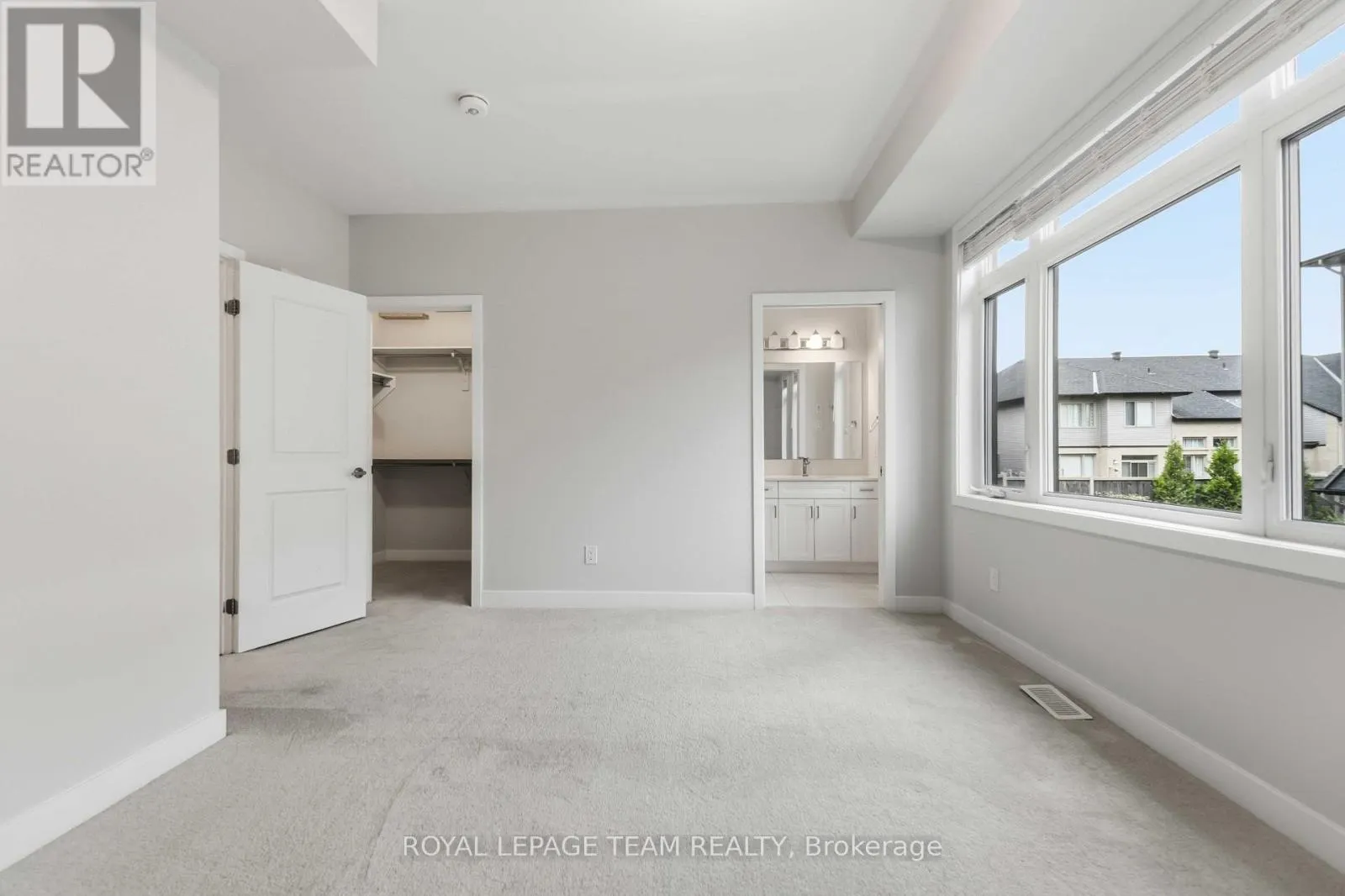 834 RALPH HENNESSY AVENUE