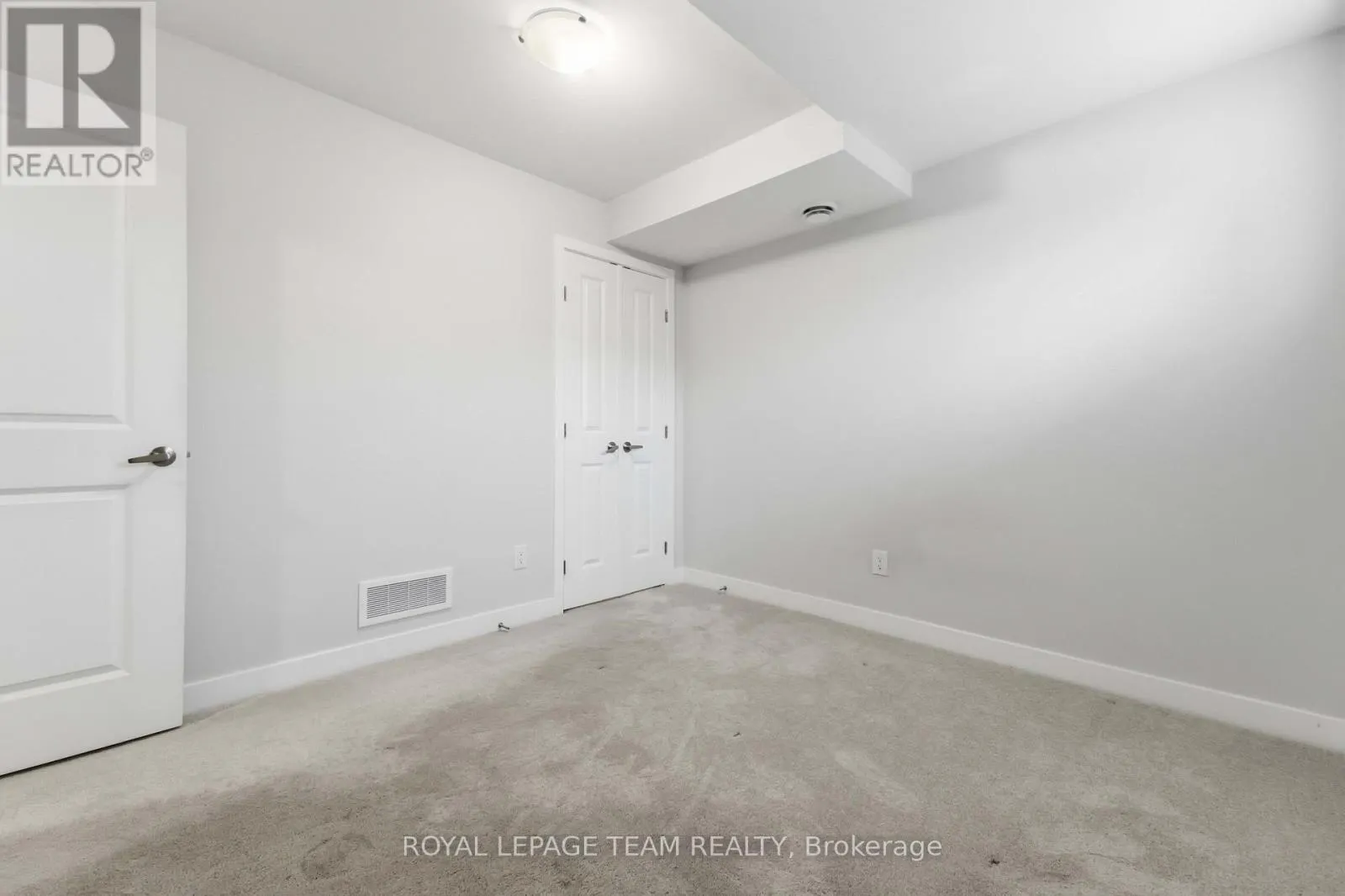 834 RALPH HENNESSY AVENUE