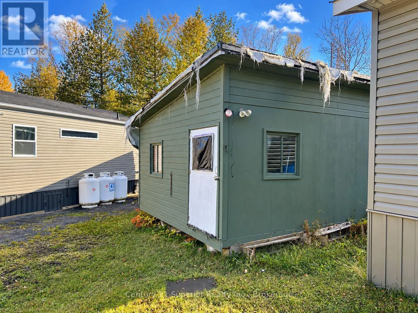 26 - 18 WILD ROSE ROAD #26