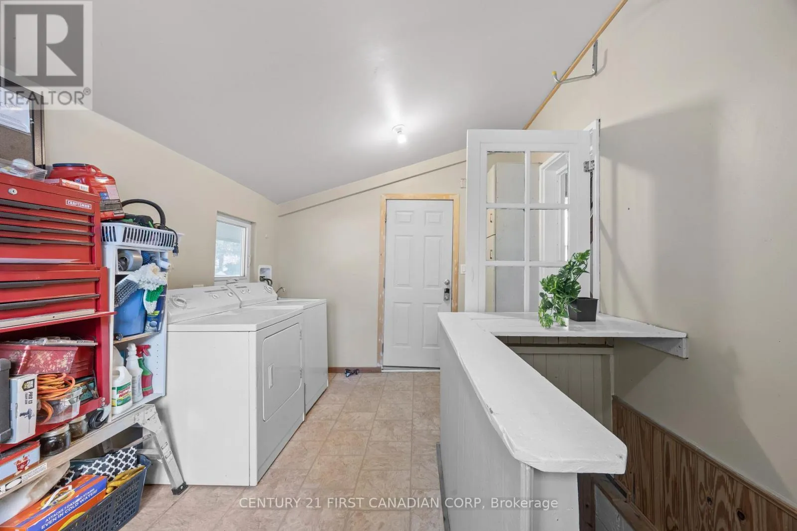 60 BEATTIE AVENUE