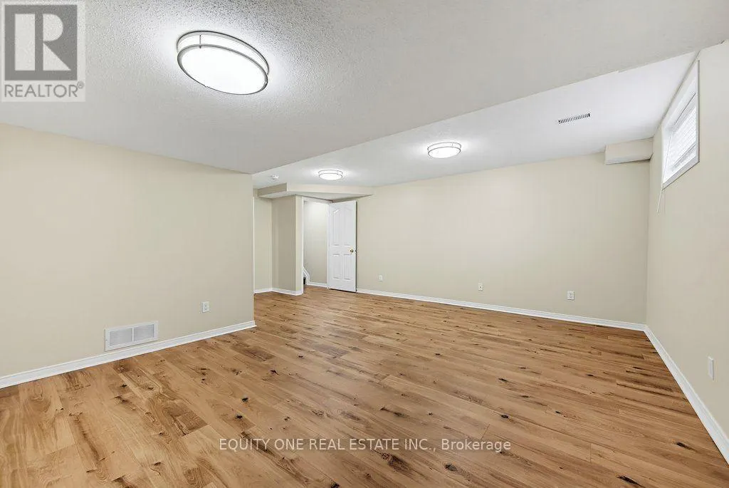 345 APPLECROSS CRESCENT