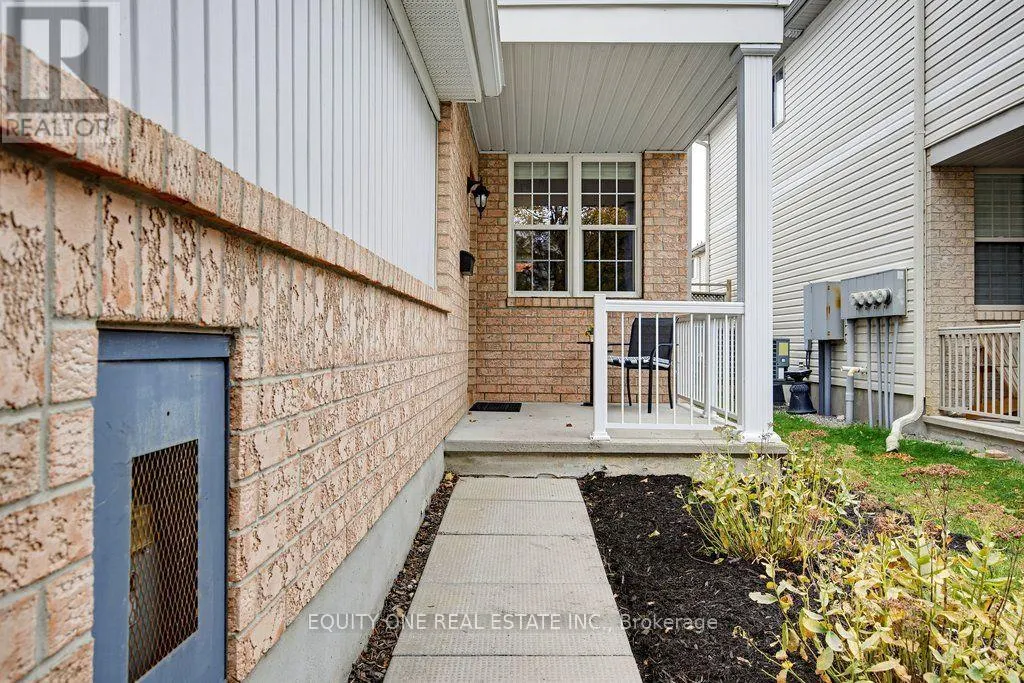 345 APPLECROSS CRESCENT