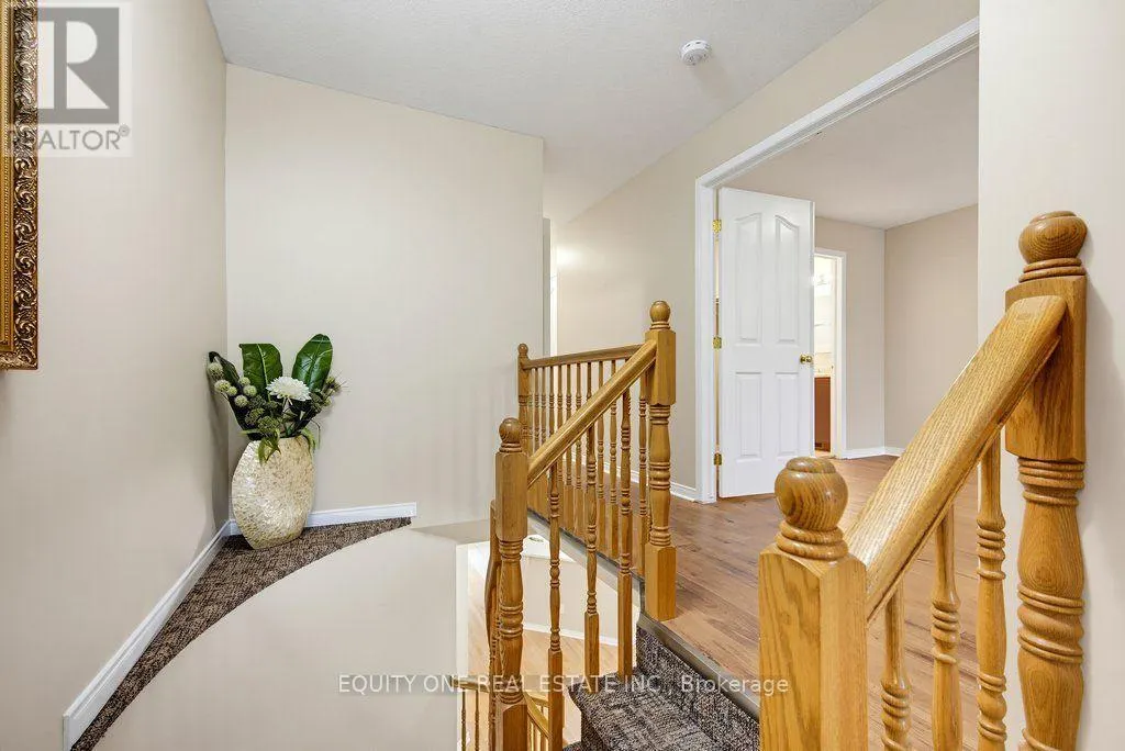 345 APPLECROSS CRESCENT