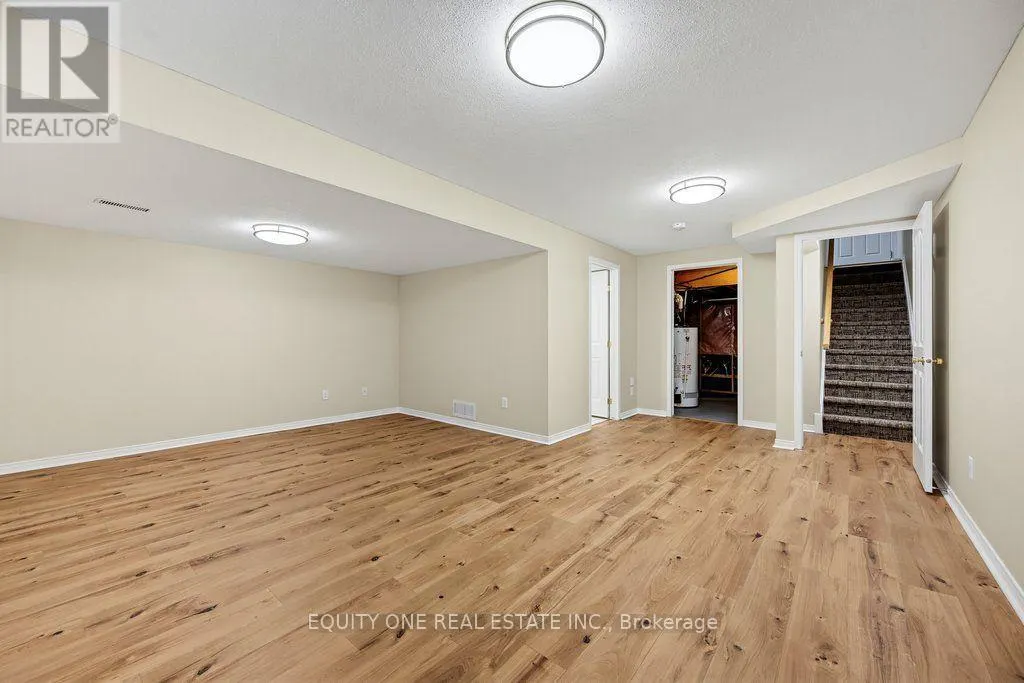 345 APPLECROSS CRESCENT