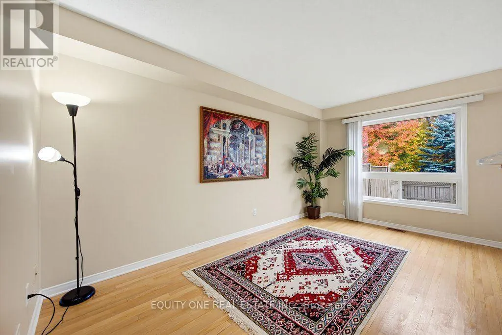 345 APPLECROSS CRESCENT