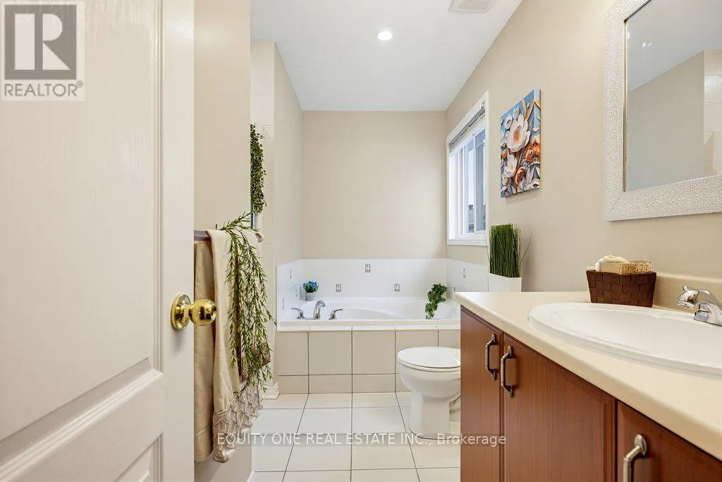 345 APPLECROSS CRESCENT