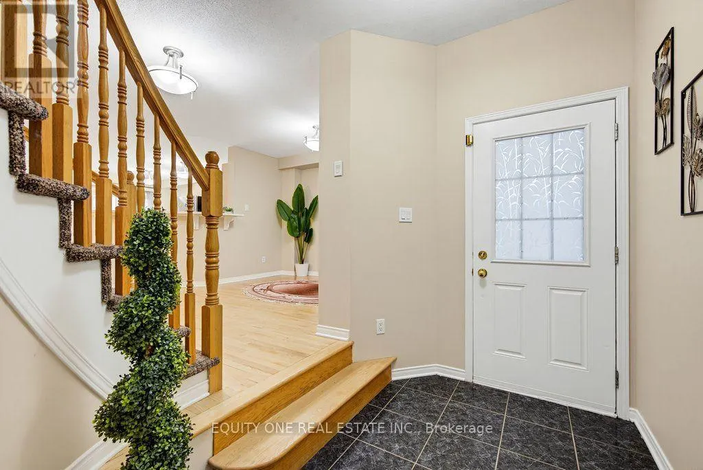 345 APPLECROSS CRESCENT