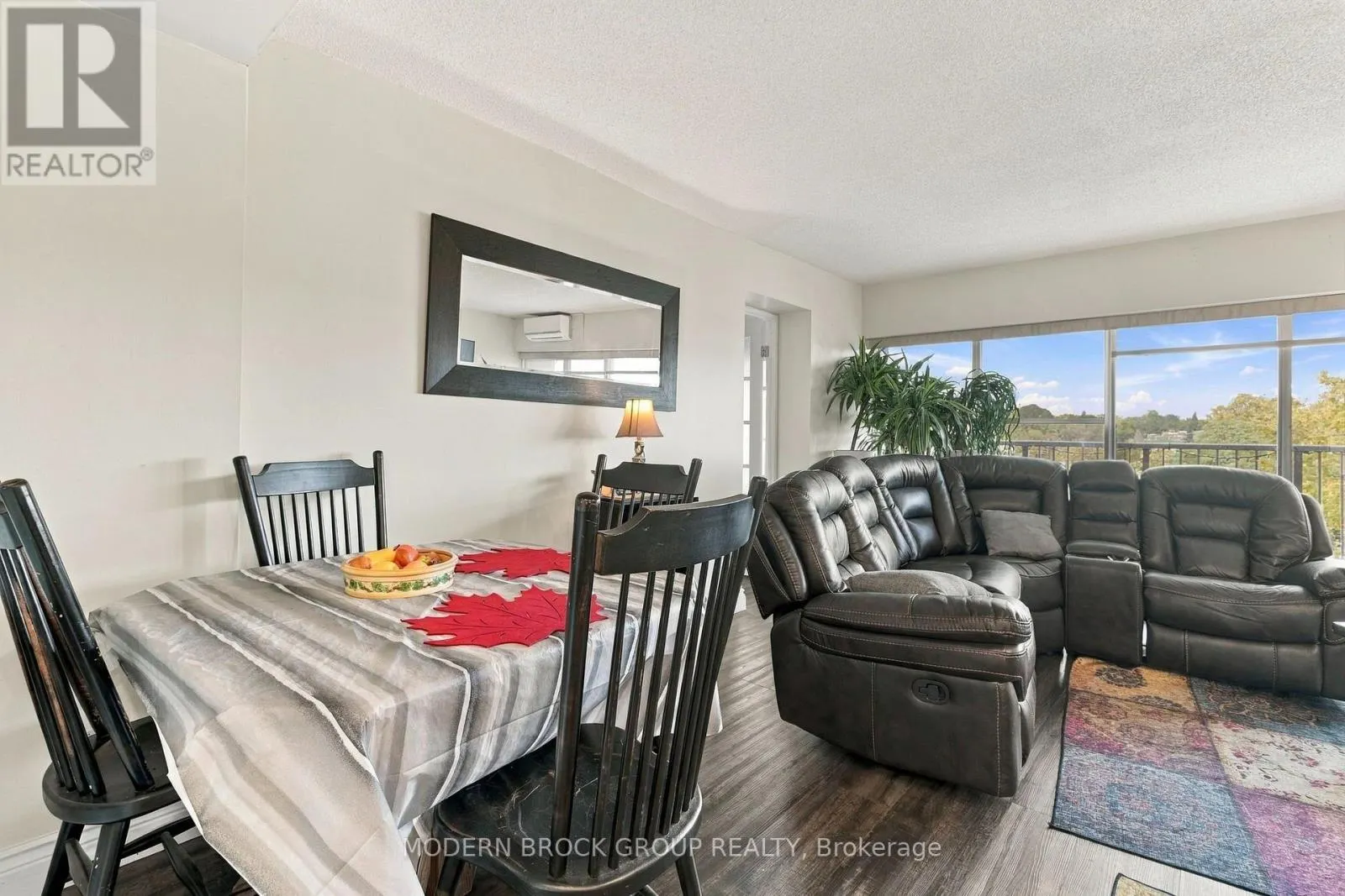 902 - 109 KING STREET E