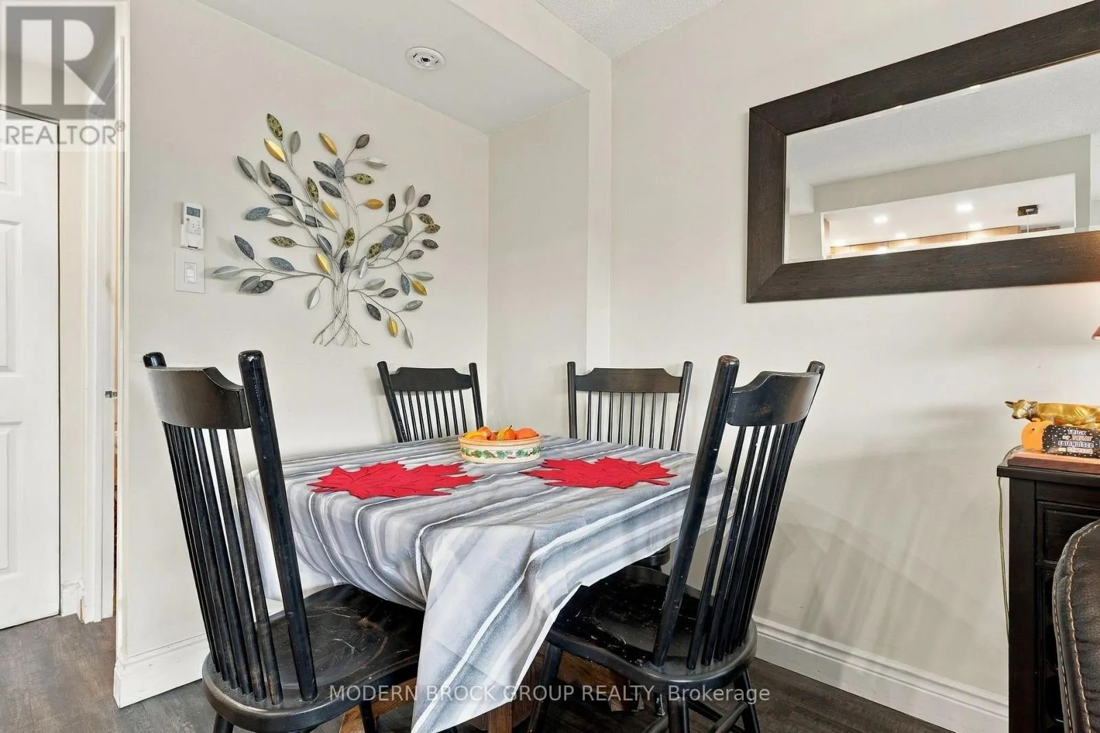 902 - 109 KING STREET E