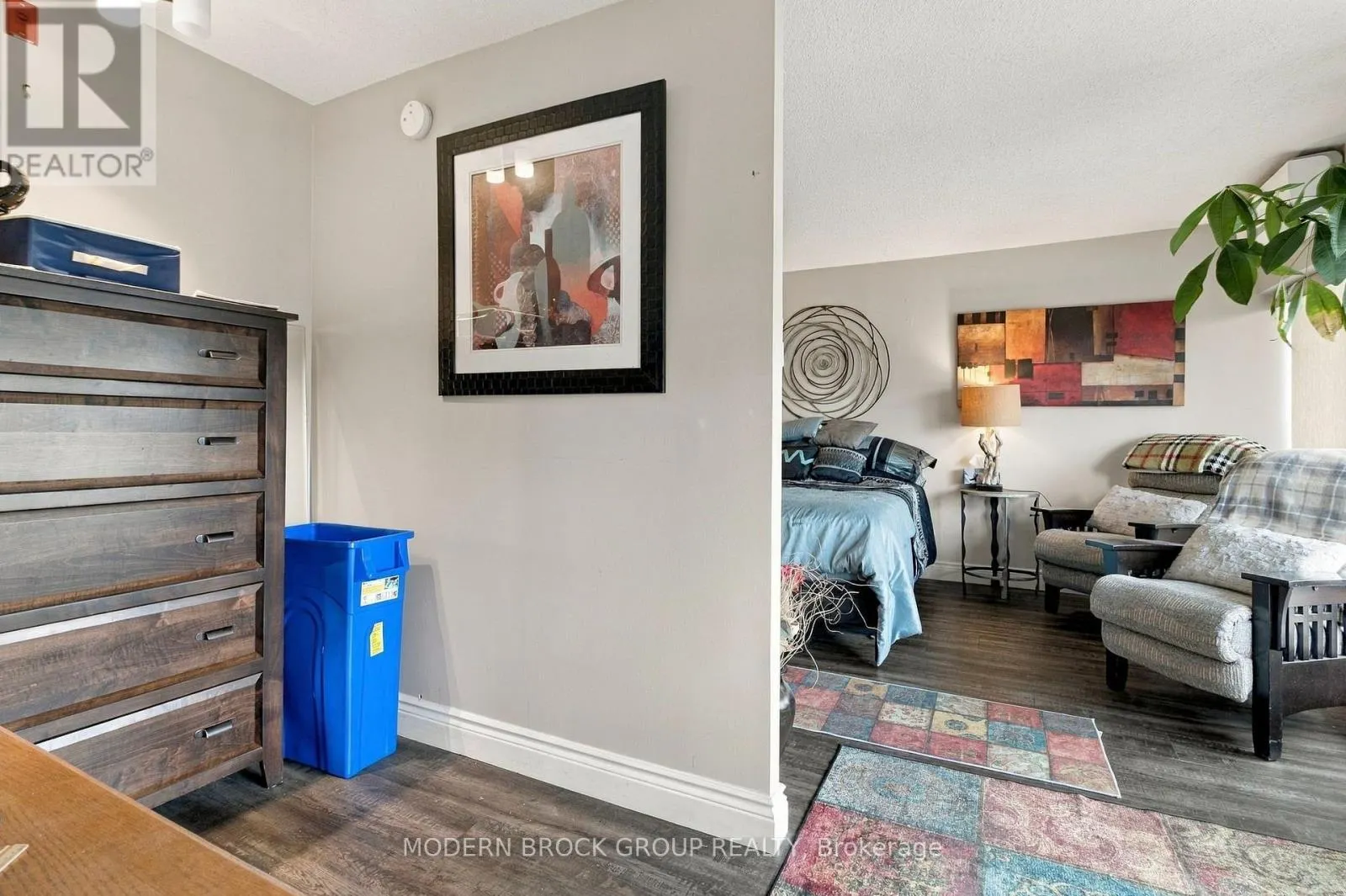 902 - 109 KING STREET E