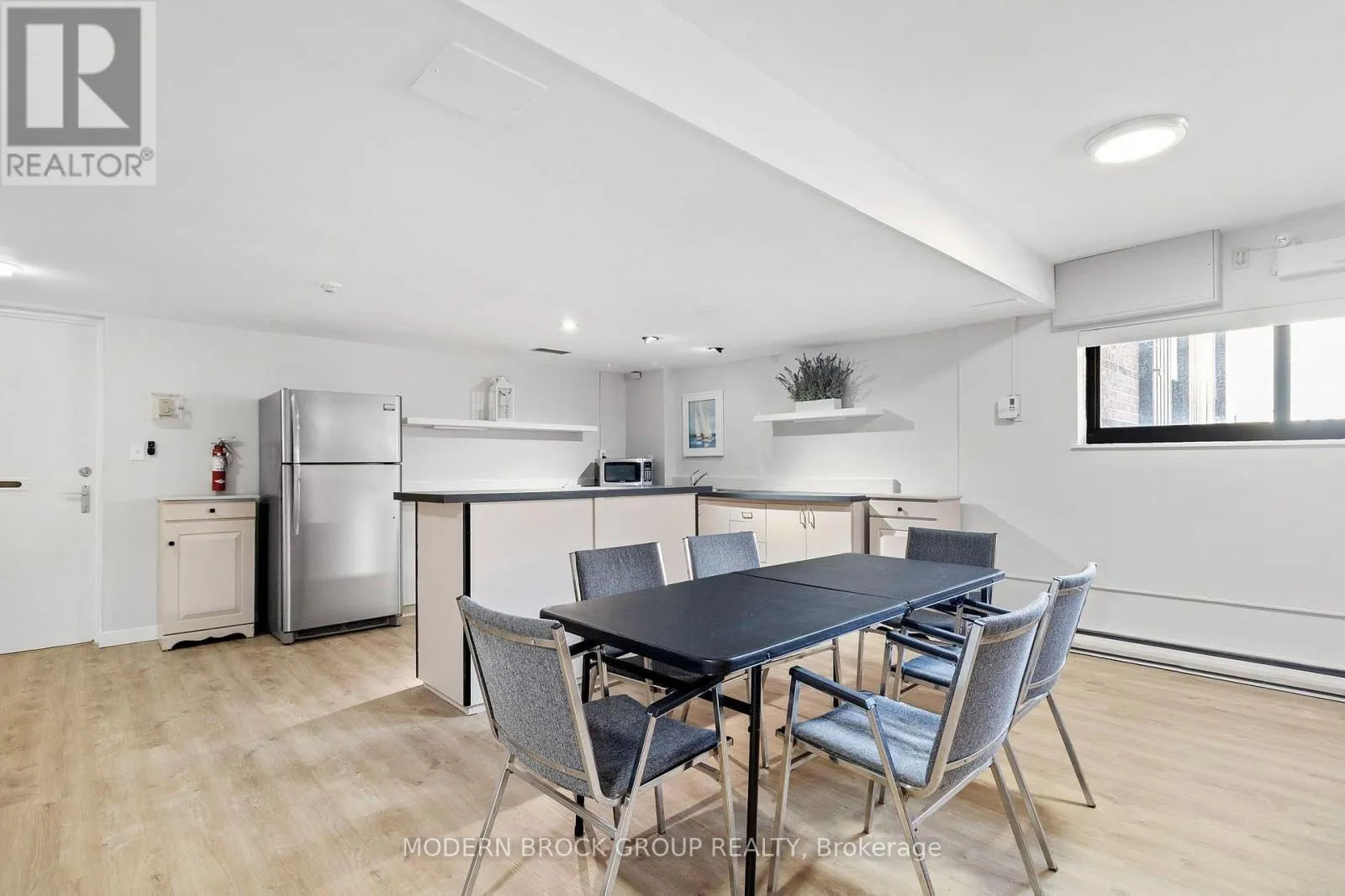 902 - 109 KING STREET E