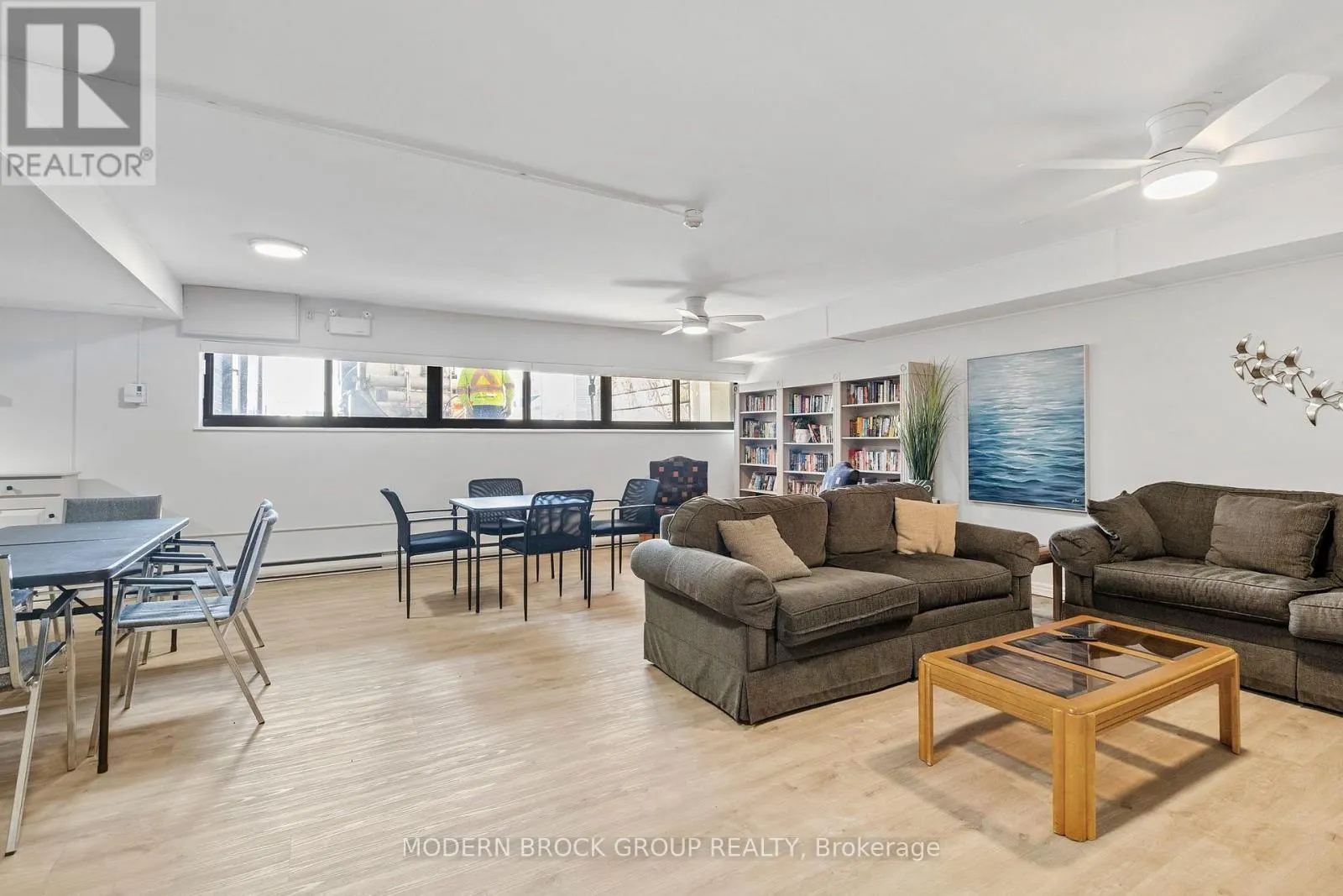 902 - 109 KING STREET E