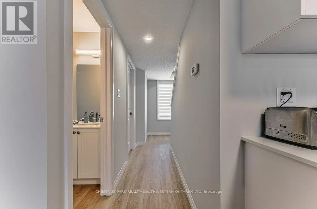 B11 - 410 NORTHFIELD DRIVE