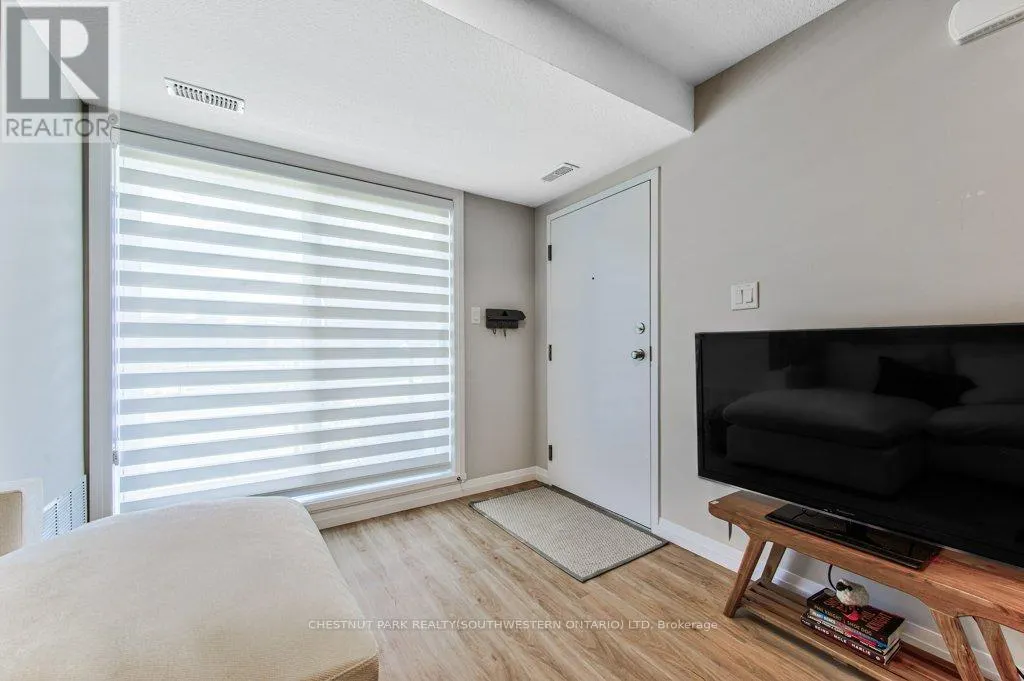 B11 - 410 NORTHFIELD DRIVE