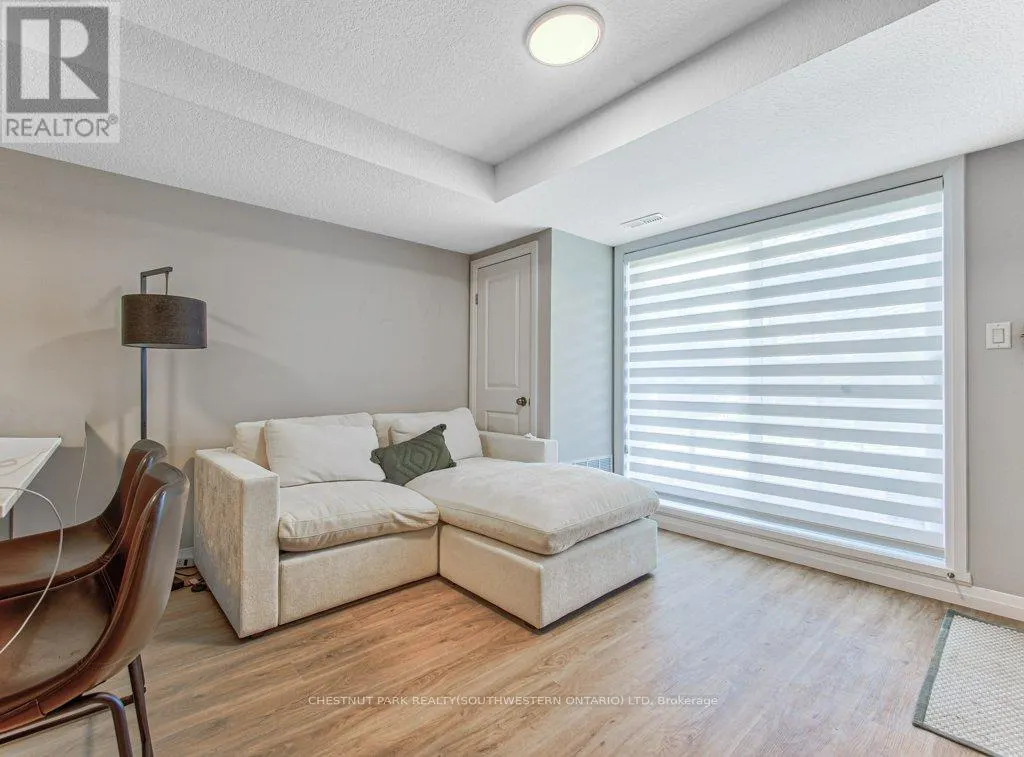 B11 - 410 NORTHFIELD DRIVE
