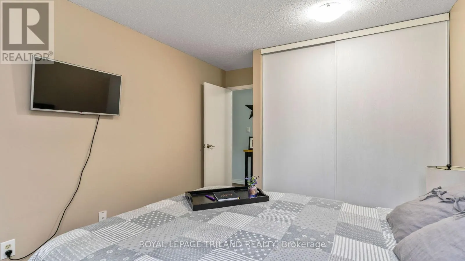 116 - 735 DEVERON CRESCENT #116