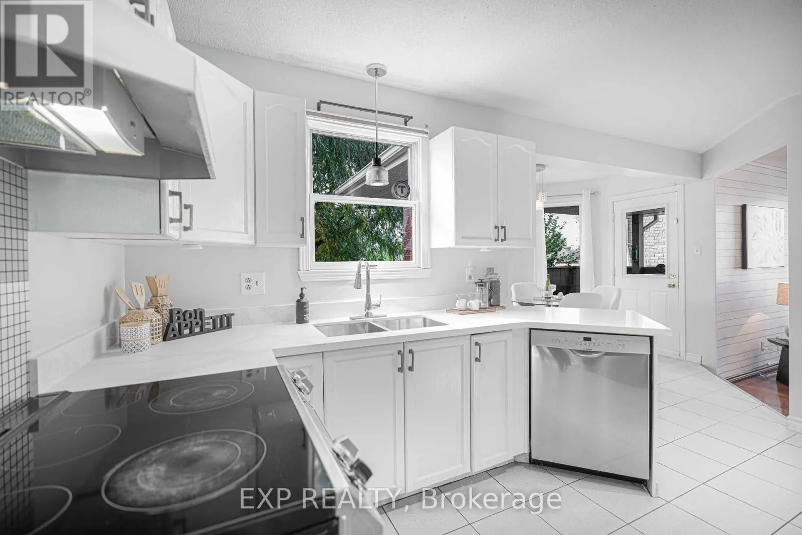 1950 MAPLERIDGE DRIVE
