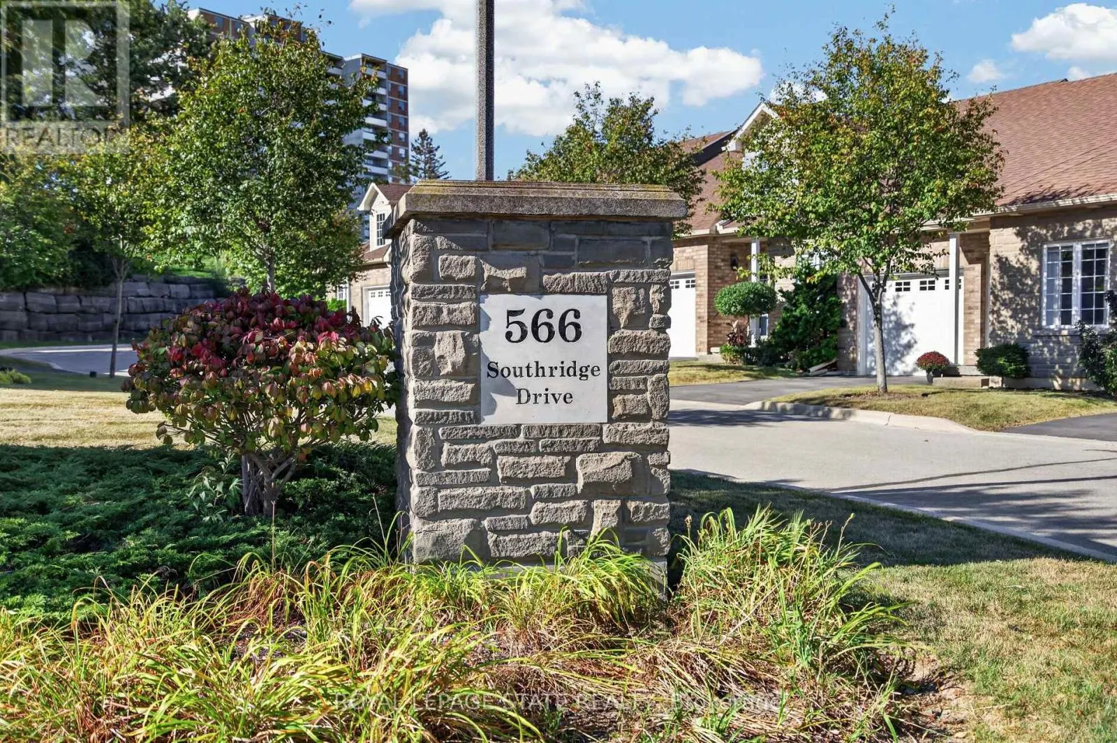 65 - 566 SOUTHRIDGE DRIVE