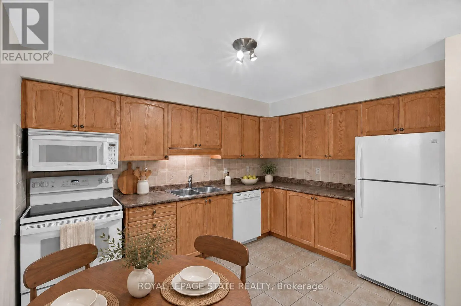 65 - 566 SOUTHRIDGE DRIVE