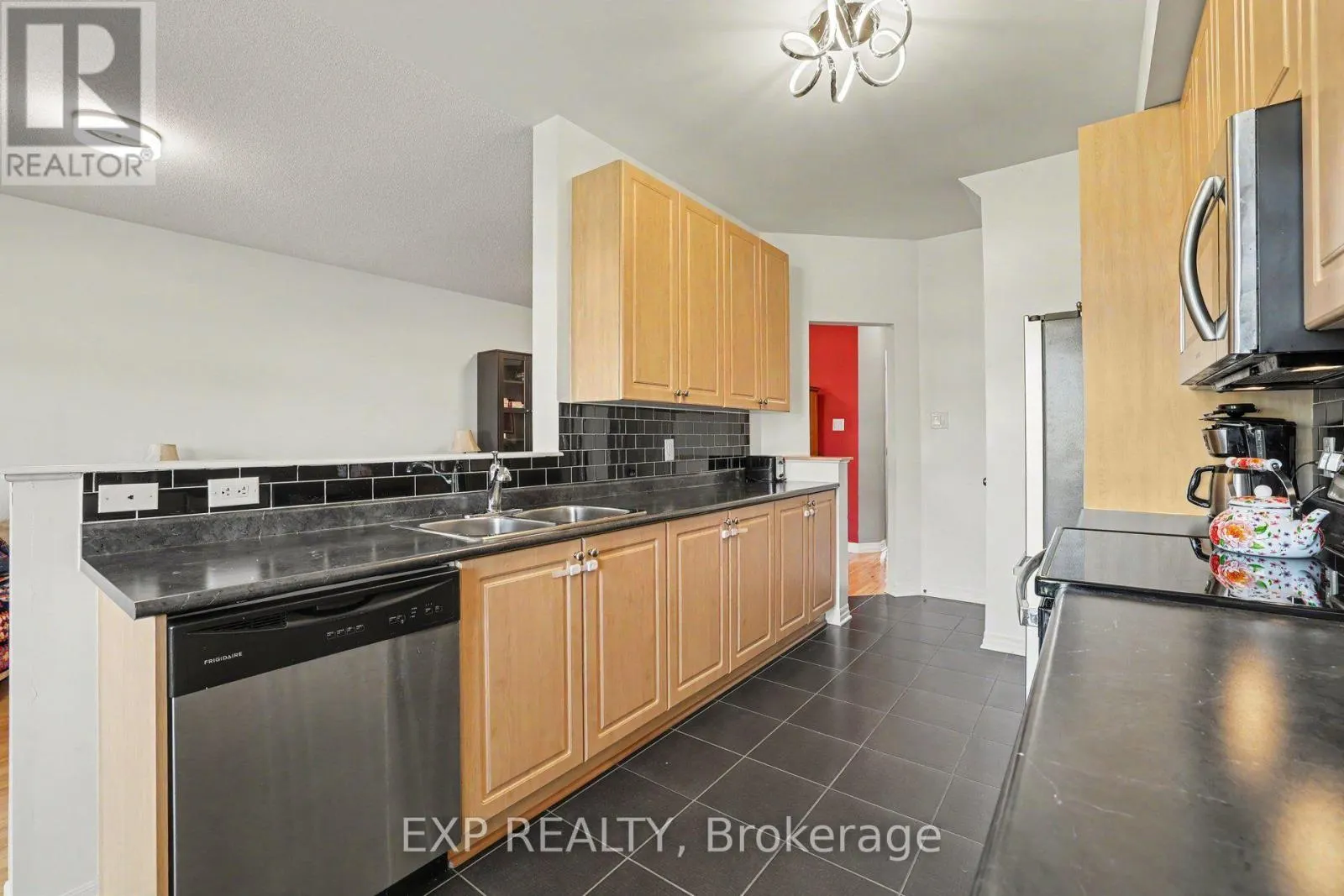 115 HAWKSHAW CRESCENT
