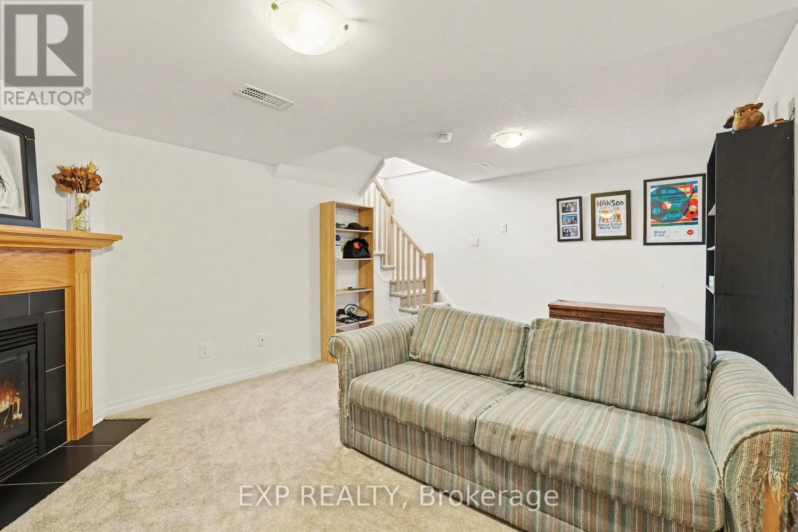 115 HAWKSHAW CRESCENT