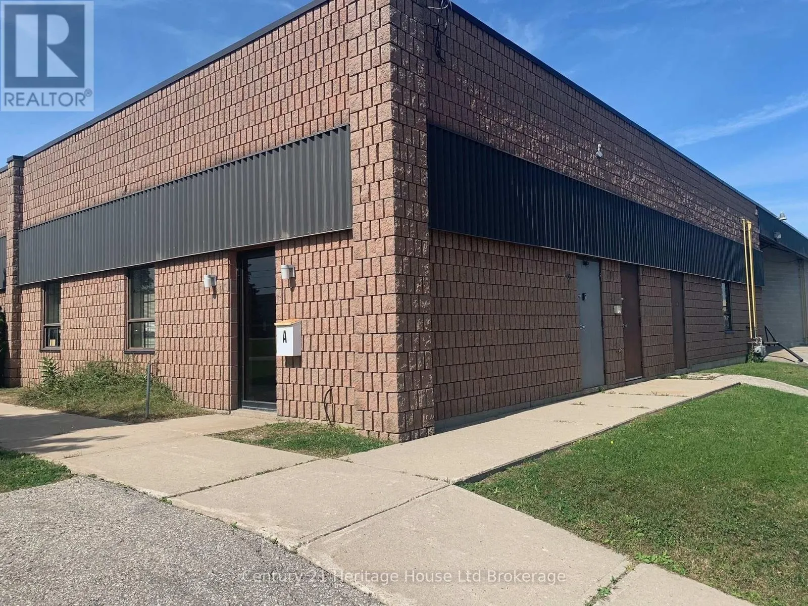 UNIT Q, 120 TURNBULL COURT