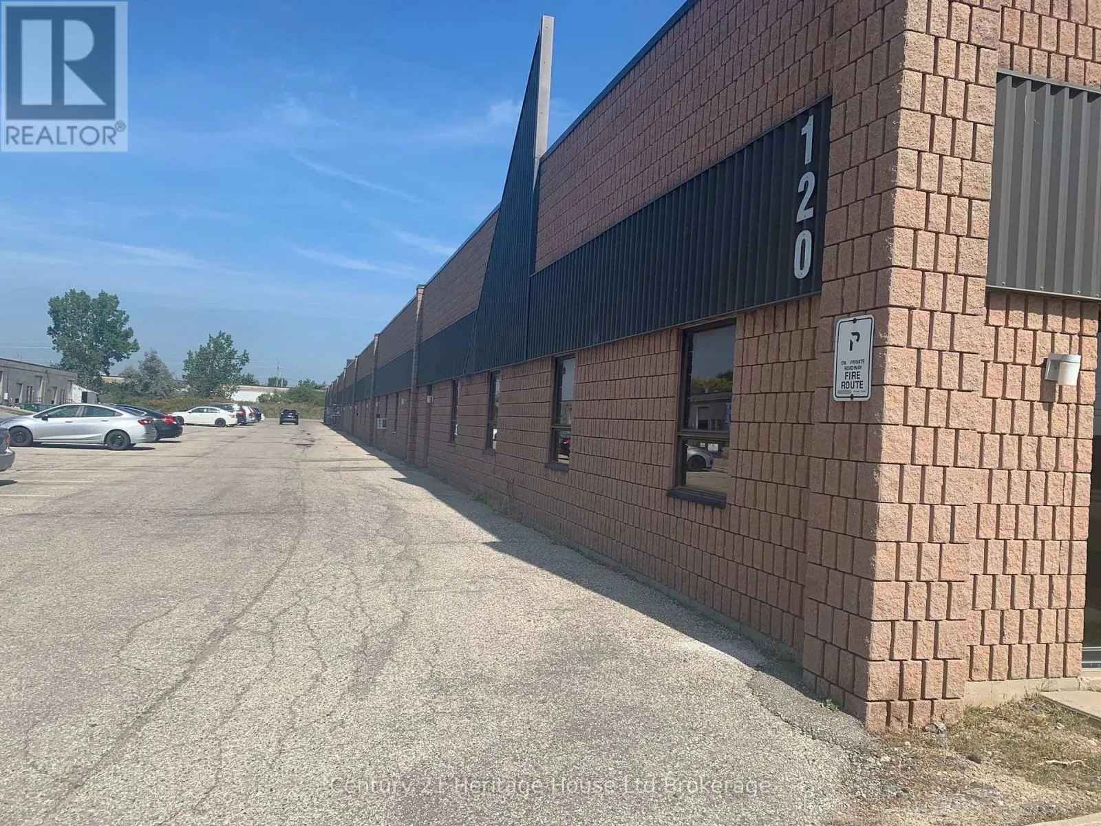 UNIT Q, 120 TURNBULL COURT