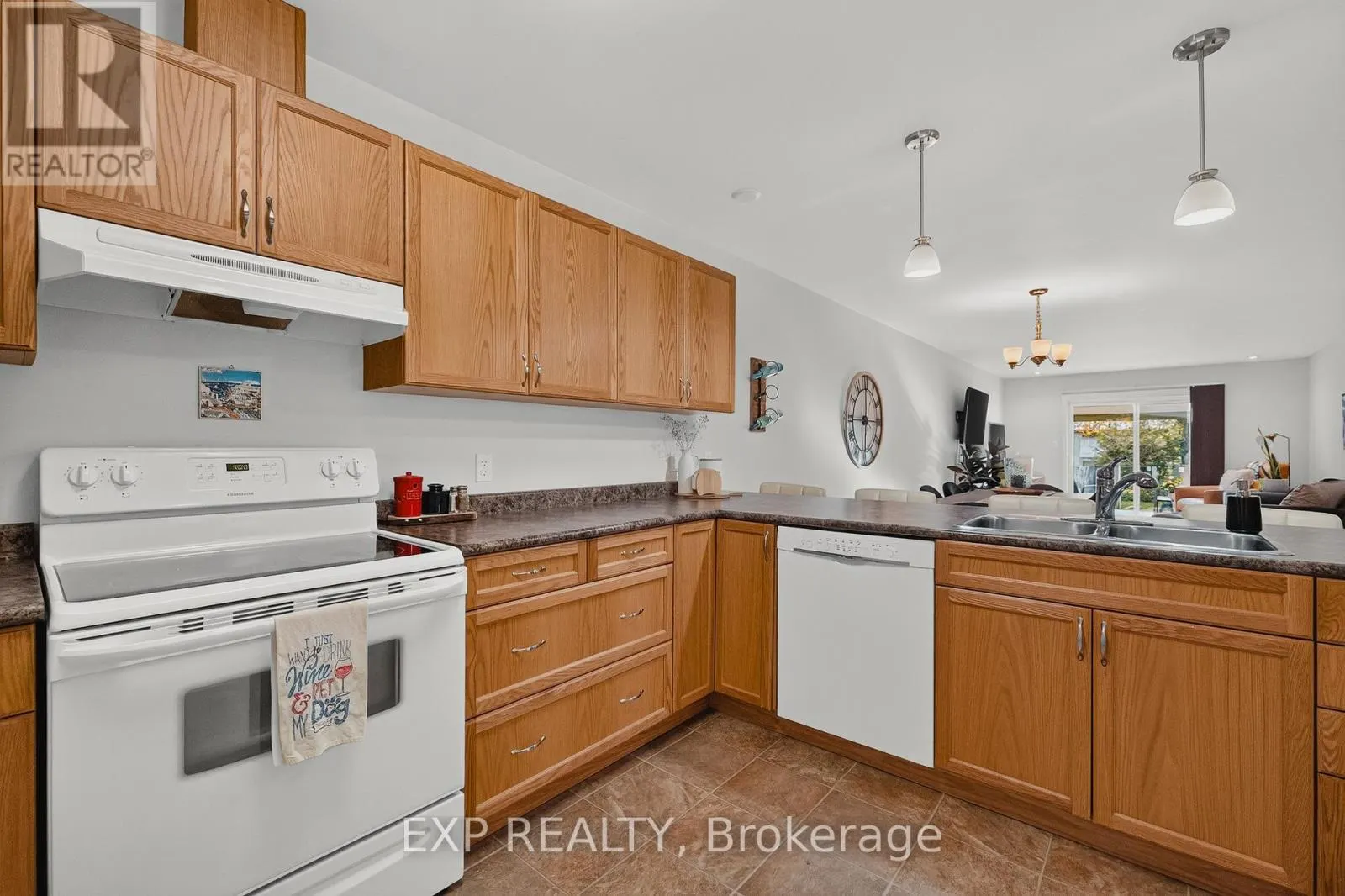 628 ELIZABETH STREET W