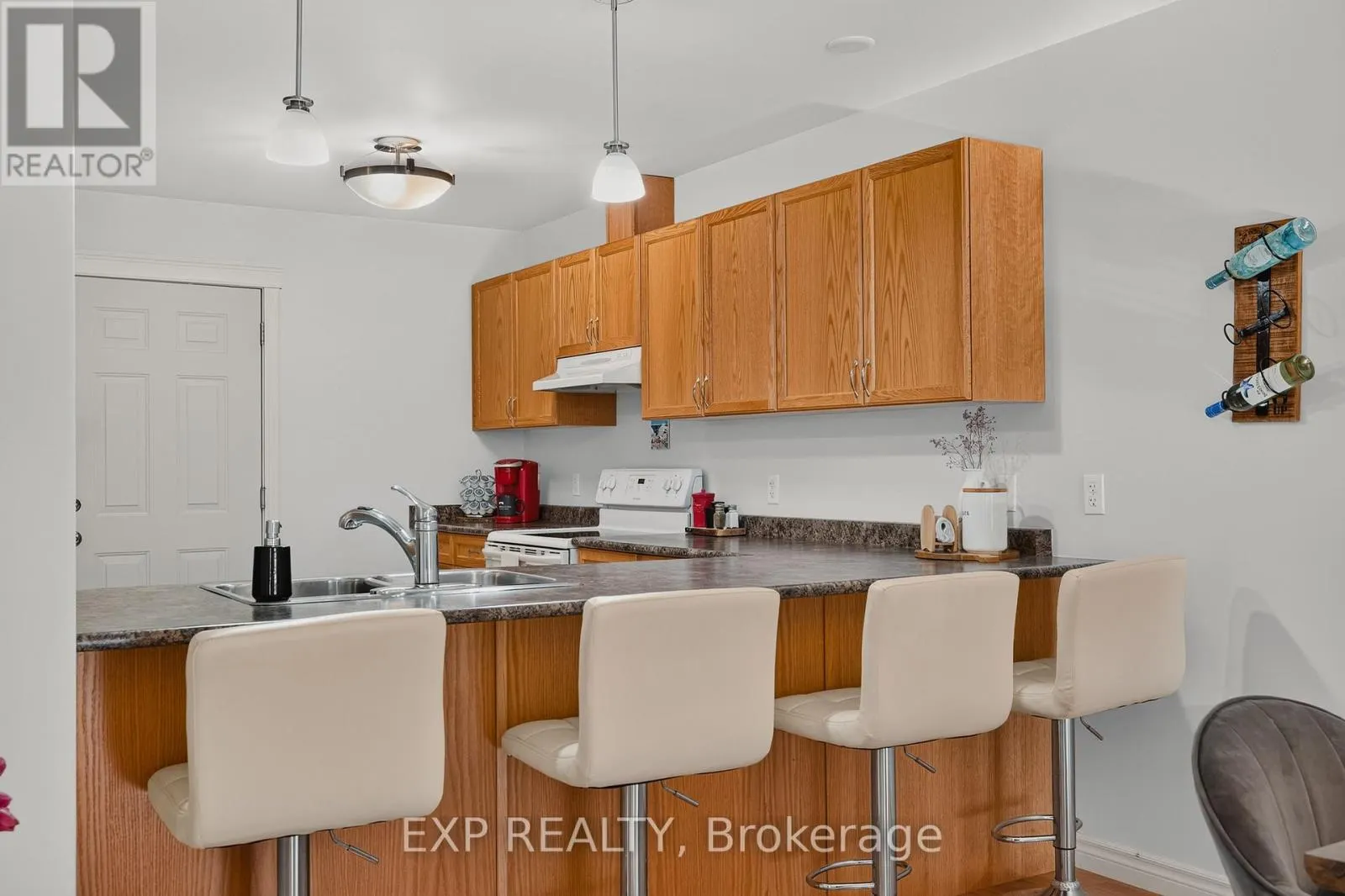 628 ELIZABETH STREET W