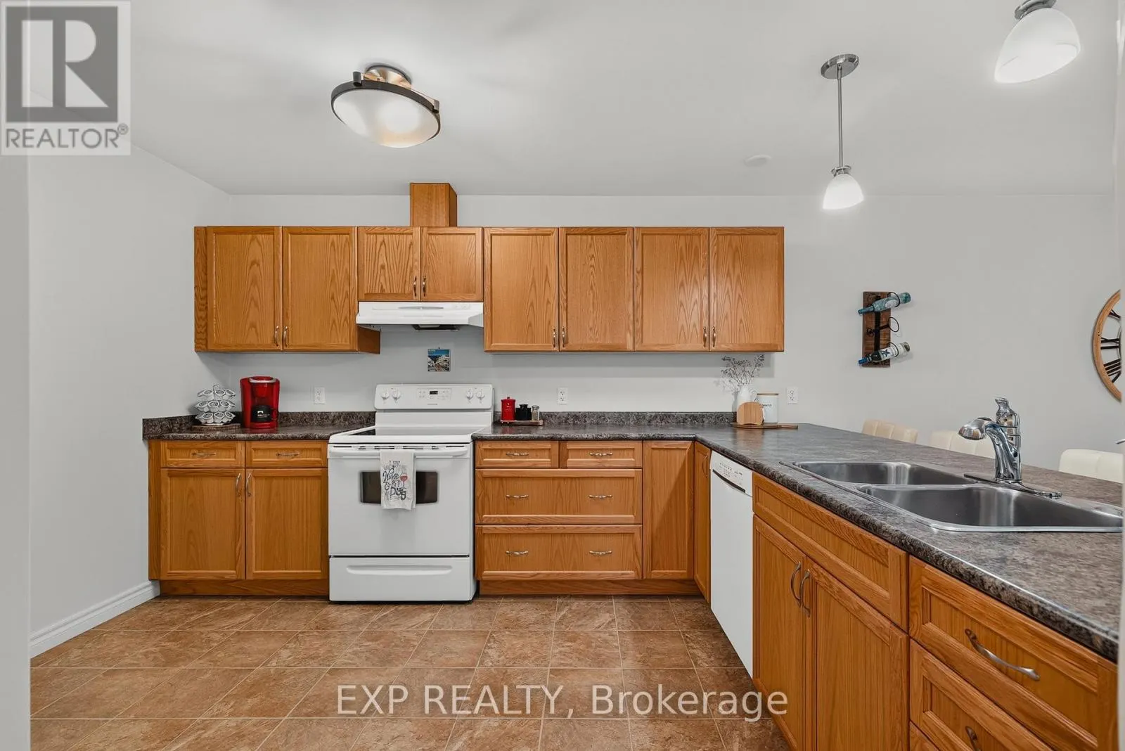 628 ELIZABETH STREET W