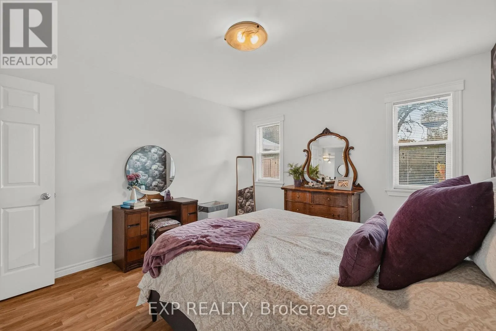 628 ELIZABETH STREET W