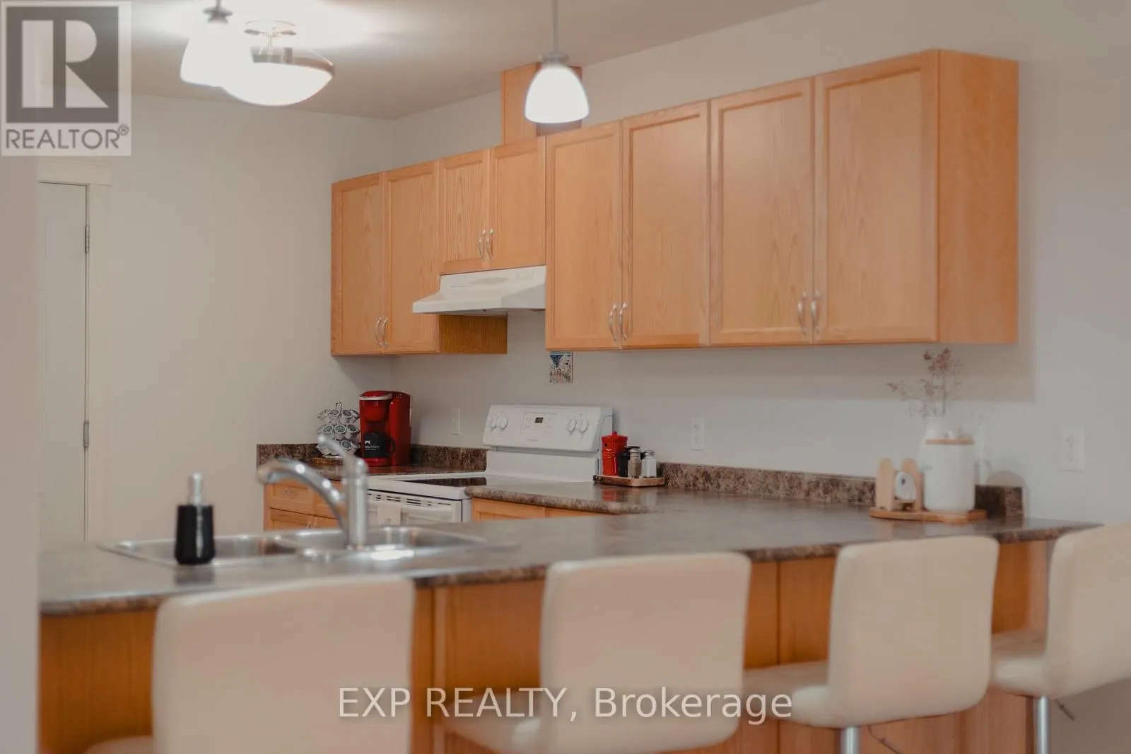 628 ELIZABETH STREET W