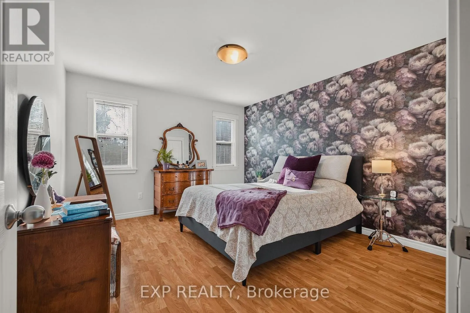 628 ELIZABETH STREET W