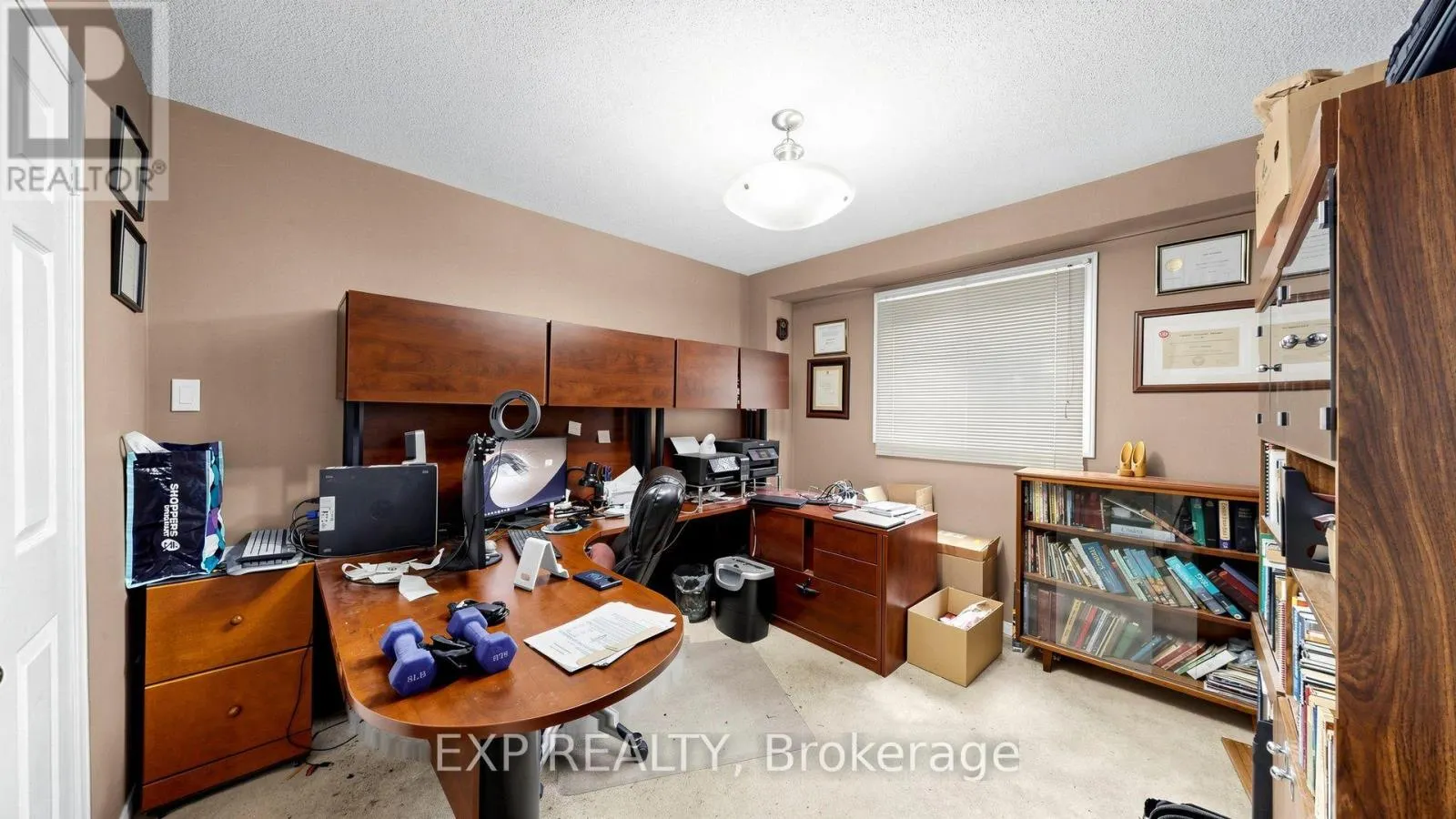 28 HURLBUT PLACE