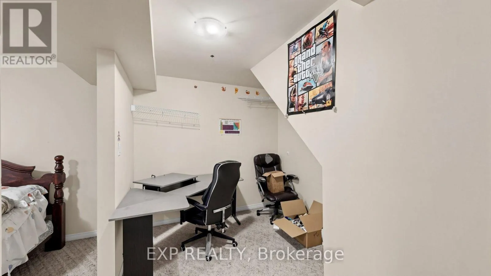 28 HURLBUT PLACE