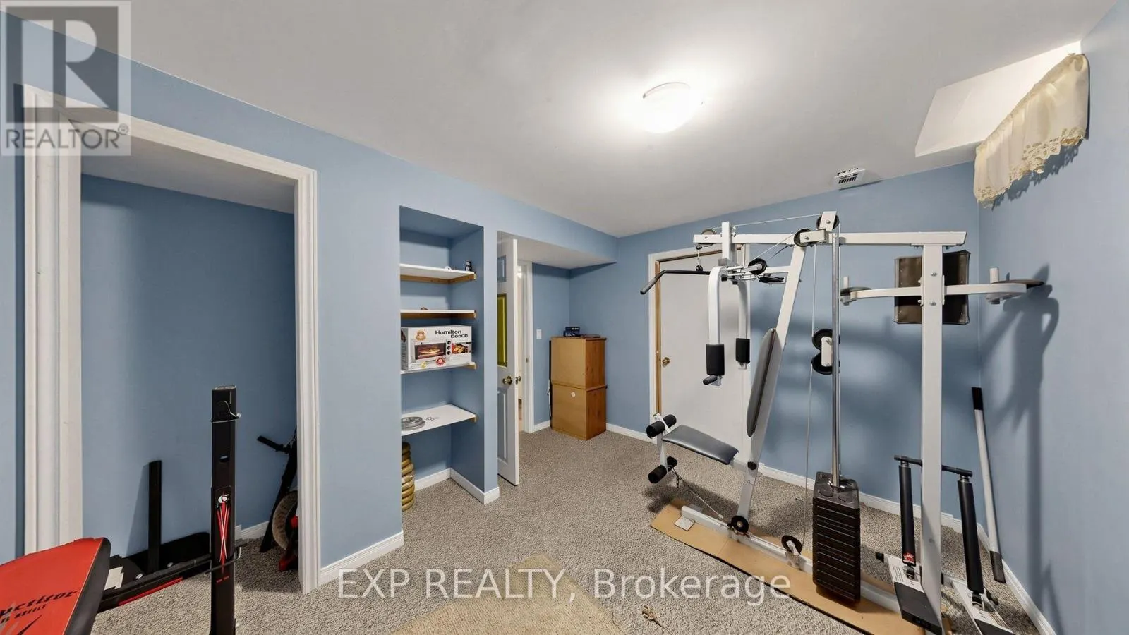 28 HURLBUT PLACE