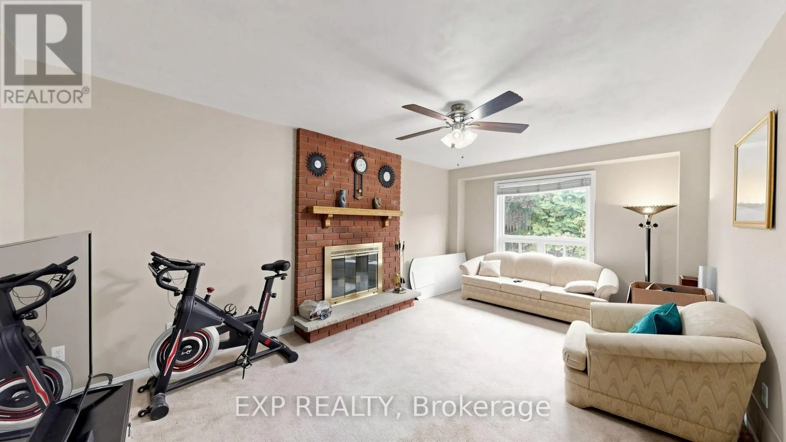 28 HURLBUT PLACE