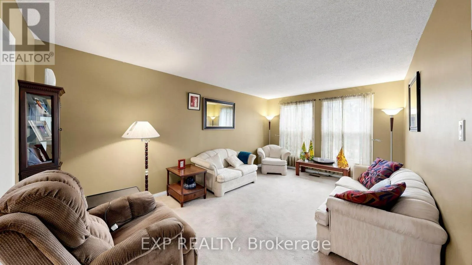 28 HURLBUT PLACE