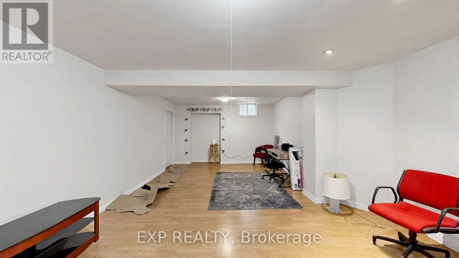 28 HURLBUT PLACE