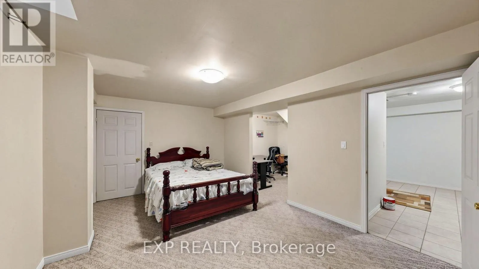 28 HURLBUT PLACE