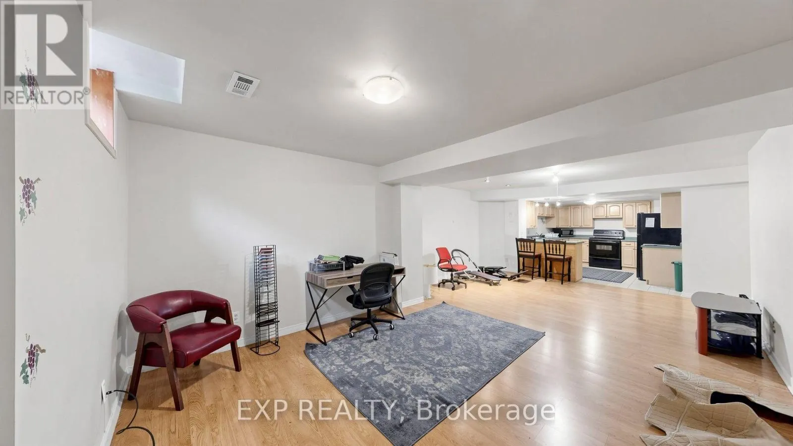 28 HURLBUT PLACE