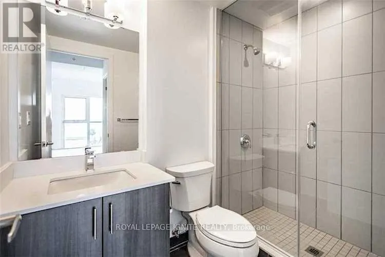 417 - 550 NORTH SERVICE ROAD