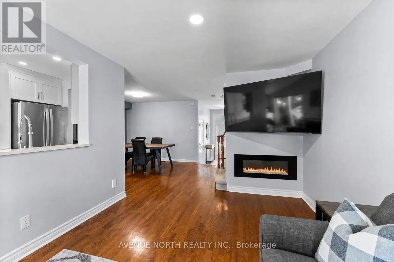 541 WILD SHORE CRESCENT