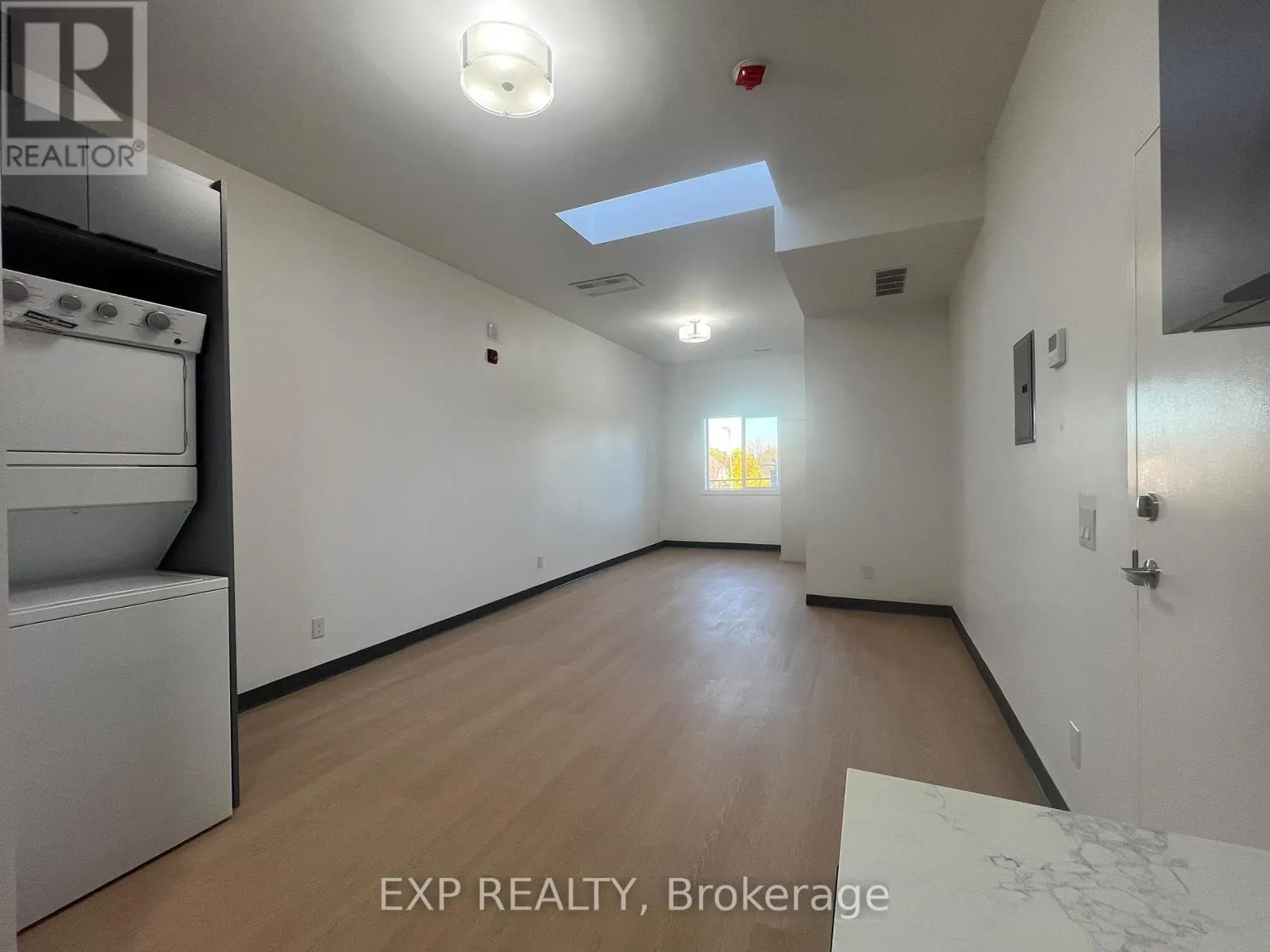 1 - 264-268 OTTAWA STREET N