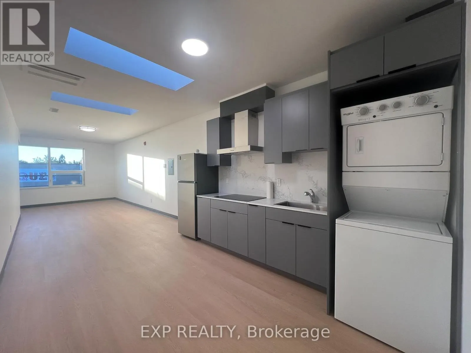 4 - 264-268 OTTAWA STREET N