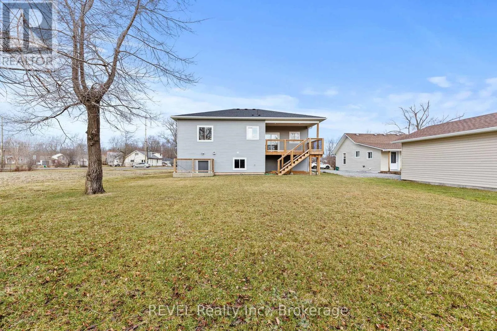 735 DOMINION ROAD