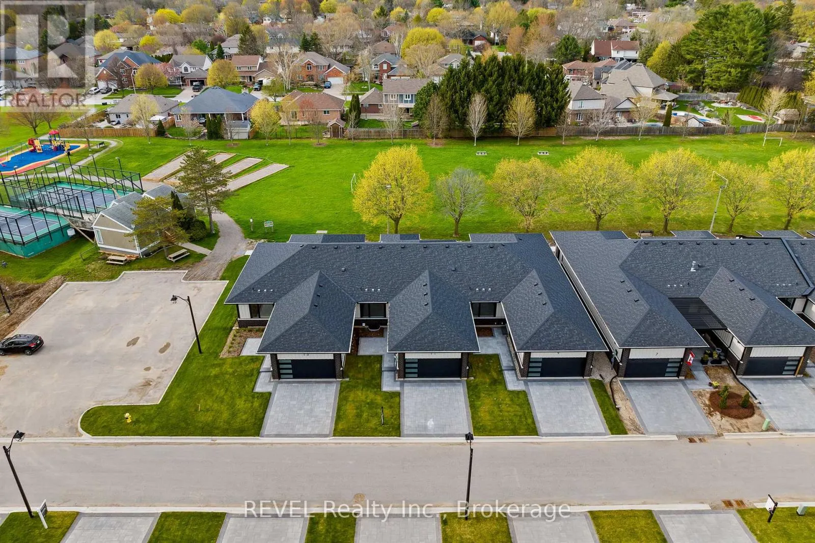 11 ACCURSI CRESCENT
