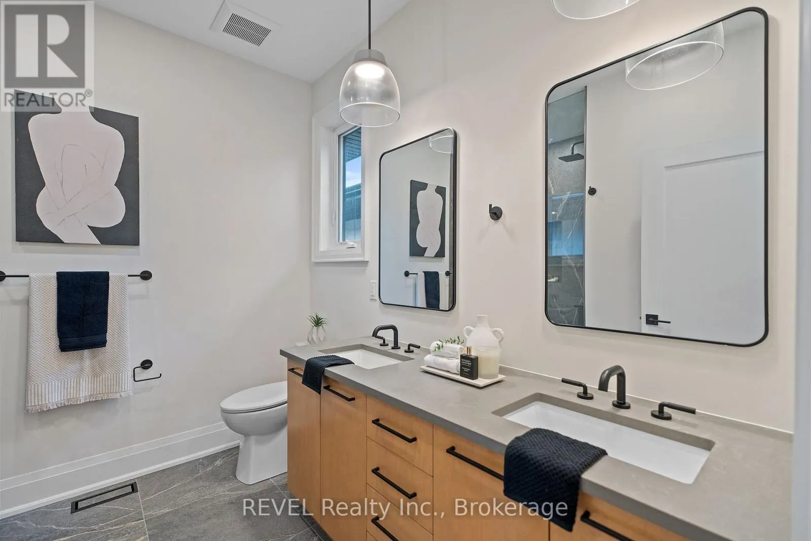 11 ACCURSI CRESCENT